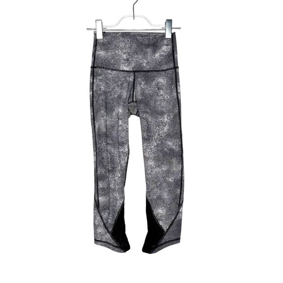 LULULEMON Essential Rhythm Crop Tight Pant Mid Rise Diffusion White Black Size 4 - Picture 12 of 13